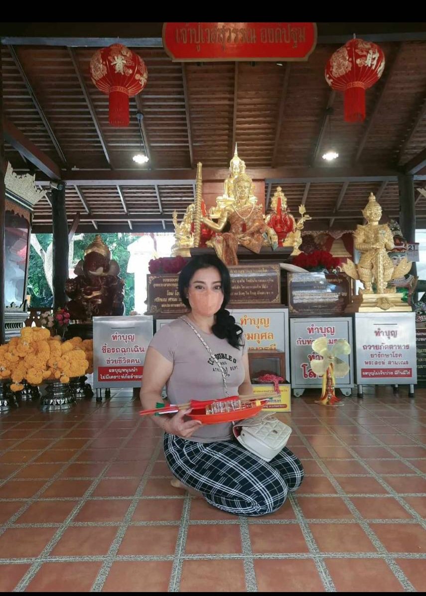 จันทร์ จ้าว tweet media