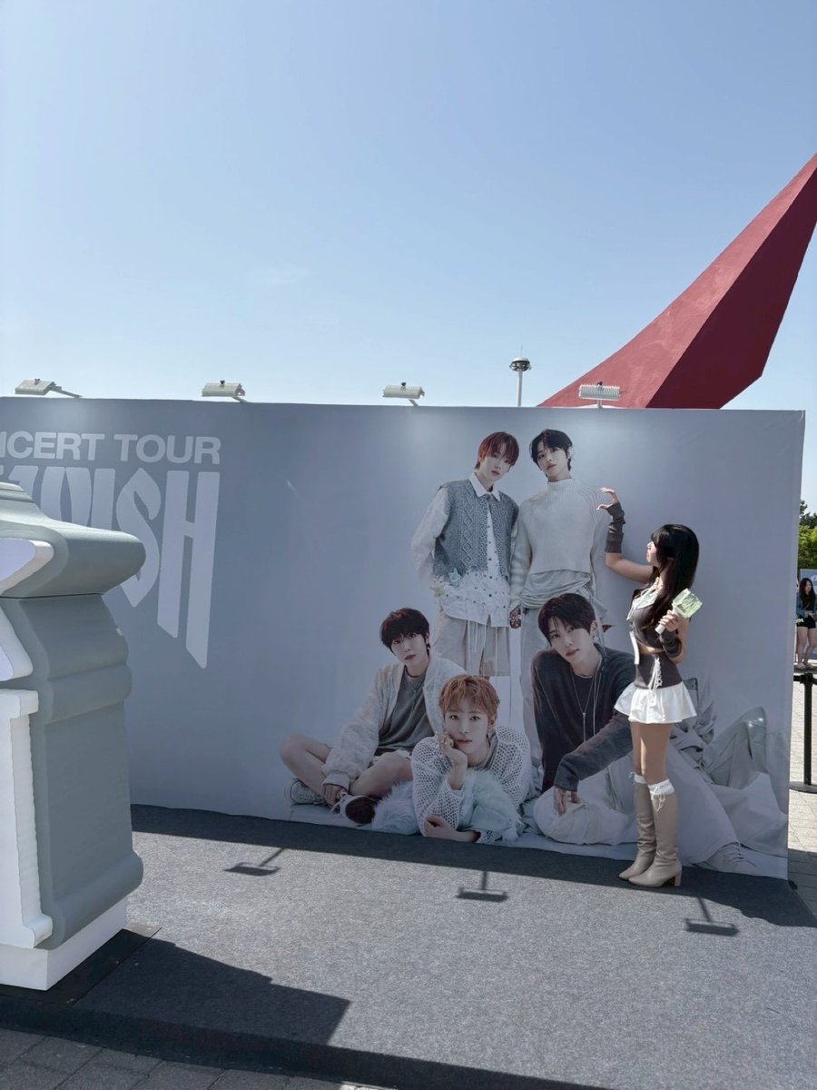 lovenyu0's tweet photo. #OURWISH #EncoreConcert ⸌̟͂̋⸍̑⸜̑⸝͂ ໋ https://t.co/XlpWgh7XvY