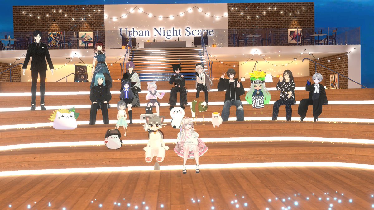 jpian8's tweet photo. BDは、しろろさんと合同開催みんなのメッセージうれしかった！ありがとう！
しろろさん、動画の制作もありがとう🥳#Cluster https://t.co/oG9iMkEUYl