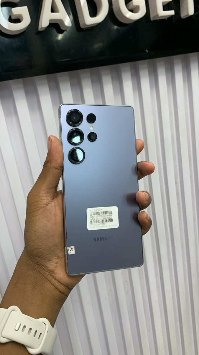 collo_skunky's tweet photo. 📱♠️WE SELL &amp; REPAIR PHONES♠️ 📱

⭐ What We Offer:
♦️ Brand New Smartphones
♦️ EX UK Phones – Tested &amp; Trusted
✅ All Phone Accessories Chargers, Cables,Earphones &amp; More
✅ Professional Phone Repairs
📌Location: Cookie house 1st floor shop 111
DM OR CALL..0741619610 https://t.co/iPlEV2ozfz