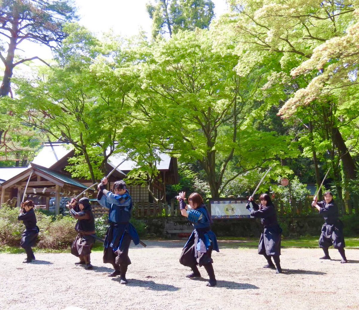 【⚡️出没情報⚡️】

4/25(土)
#越後上越上杉おもてなし武将隊 様
春の陣🌸

#やまがた愛の武将隊 様🍒
#保倉川太鼓 さん🥁

#越後軒猿衆 は
10:00～手裏剣体験🥷！
13:30～ #殺陣 パフォーマンス⚔️！

軒猿商店🔥物販🔥
500円御購入毎に
ドキドキ抽選会の抽選券お渡しします🎫

uesugi-busyotai.com/news/968/