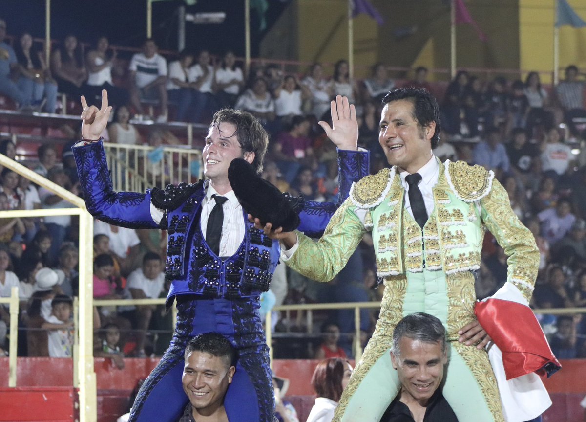 angelinodea's tweet photo. 3 orejas en Pomuch, Campeche! https://t.co/RfZGi0LZ3O