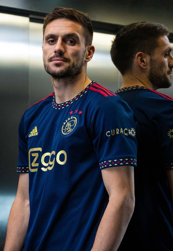 thekitmann's tweet photo. @fajarrusalem Away 2022/23 personal favorite 💯 https://t.co/0wn1830Dfc