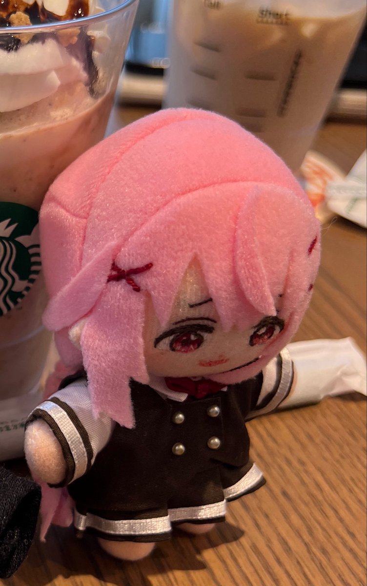 hankao42's tweet photo. 理想の原稿を生み出すための技術と時間と…すさまじいトーン代と…仕上げ失敗したら全て描き直す勇気とか…色々必要だったものがなくても一応完成させることができる時代になったからこそ…別の何か…とにかくもっと頑張らなきゃという気持ちになりますよね…
（と、かおす先生は申していま　せん） https://t.co/had2P2Iniu