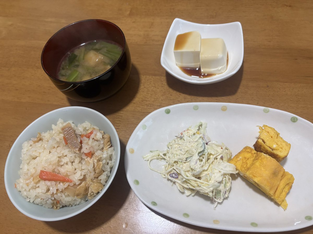 今日はお休みでおばあちゃんちに来ました👵✨
おばあちゃんのご飯が1番好き👍