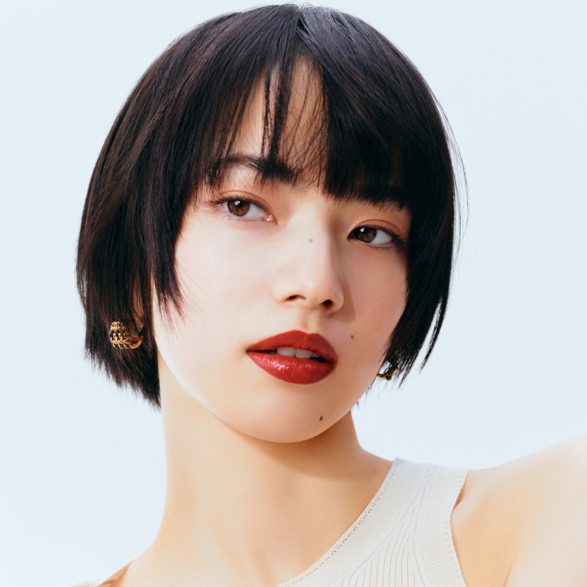 CHANEL_JP's tweet photo. 自由で気まま、新しいルージュ ココ。

どこまでも自由な #小松菜奈。彼女がまとう3色の新しいルージュ ココ。

いつでも味方でいてくれる、万能で魅力に満ちたパートナー。気分に合わせて選べるサテン仕上がりのセミトーン シェードがそろいます。

#RougeCoco