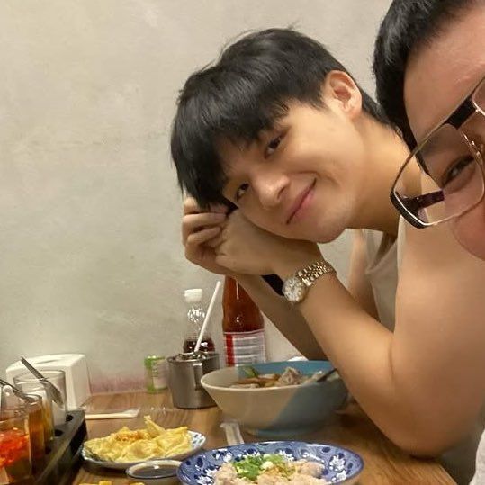 ตั้ง tweet media