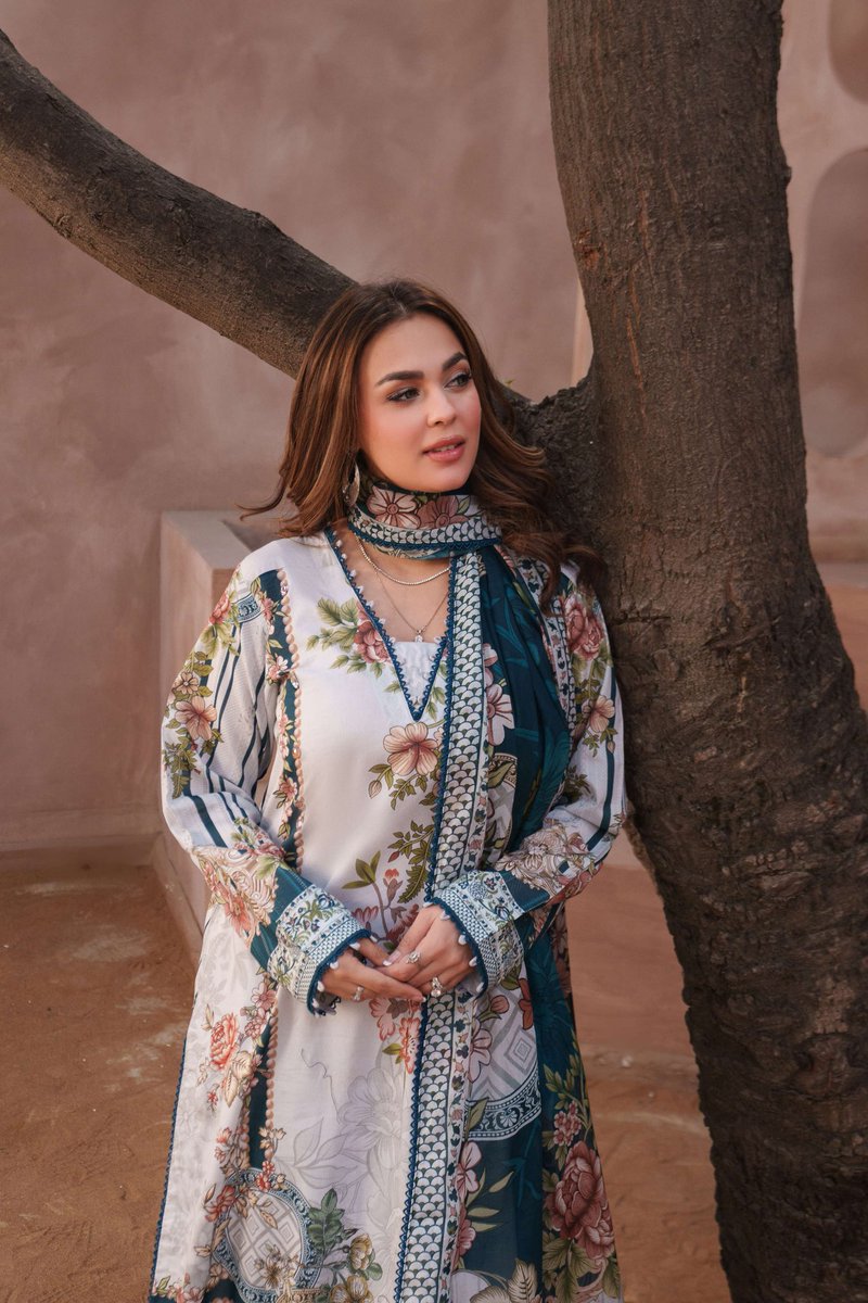 Abukhokhar9299's tweet image. Firdos Lawn: The Name of Quality!

Discover the latest 3pc Digital Printed collection. Sophisticated prints for a perfect summer look.

Available at FAZ Brand House.

WhatsApp: 03403805395
 #Firdos #Lawn2026 #DigitalPrint #FAZBrandHouse #Pakistán #fashion #lahore