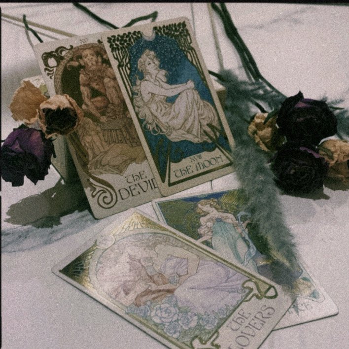 Haute Couture tweet media