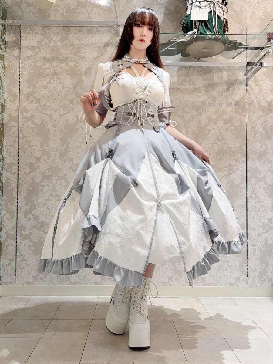 OzzOneste ヤエチカ店🐝 tweet media