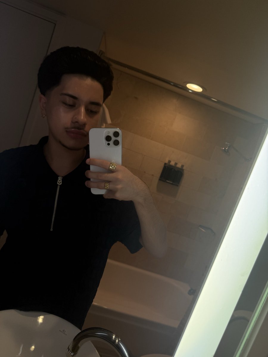 stunnaliciousss's tweet image. Add dat 😂😂🤏🏼 #mlm #latino #bi #ie #snap #dl