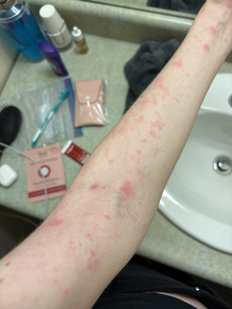 x - mau 🏒 tweet media