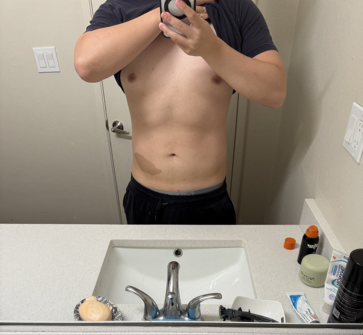 Yoru_ame_furu's tweet image. Diet day 1
减肥第一天

#diet #fitness #gym #减肥 #健身