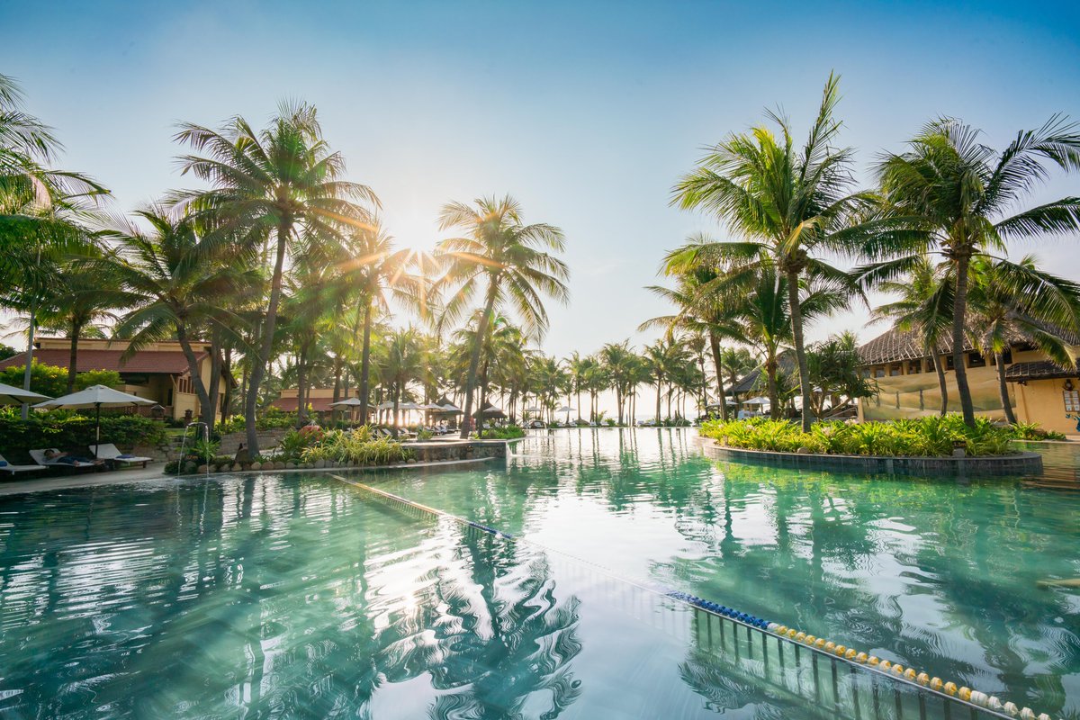 ResortPandanus's tweet photo. Mui Ne is glowing with golden sunshine and gentle sea breezes. It’s the perfect time to unwind by the sea and renew your energy! Book direct today and begin your escape. #pandanusresort #Stay3Pay2
https://t.co/ewHympi95E https://t.co/U8sTg0k5UV