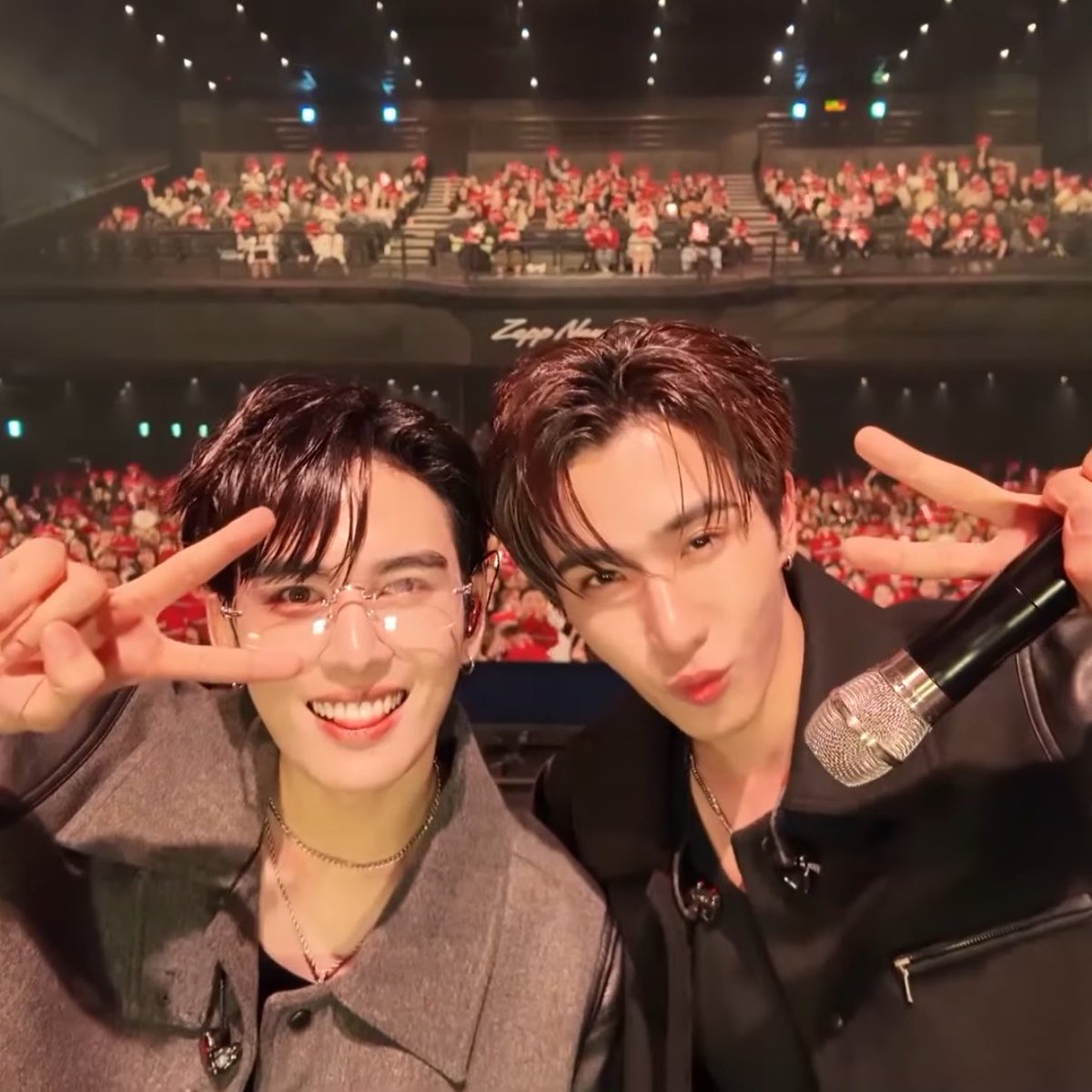 paww🍎 tweet media