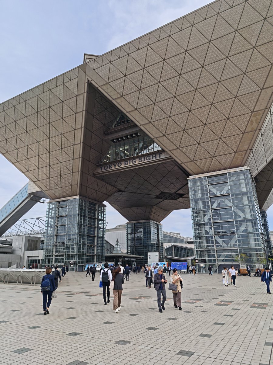 でんさん tweet media