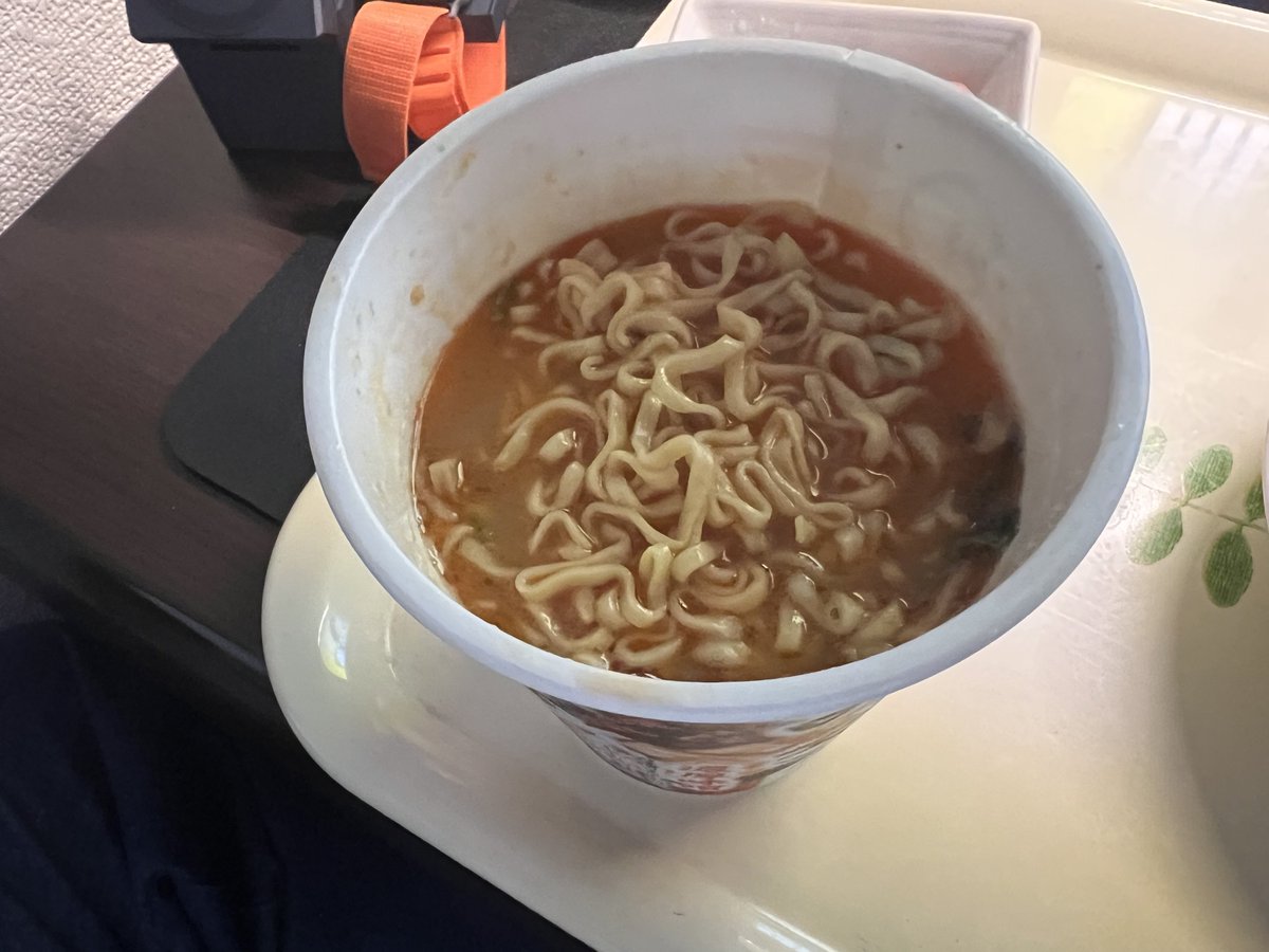 こねる tweet media