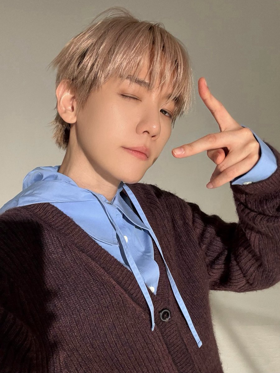 bestofbyunbaek's tweet photo. Truly appreciate that he always shows up and clears anything that needs to be addressed. We love this straightforward and transparent man. 😘 https://t.co/dwx7JBDEkI