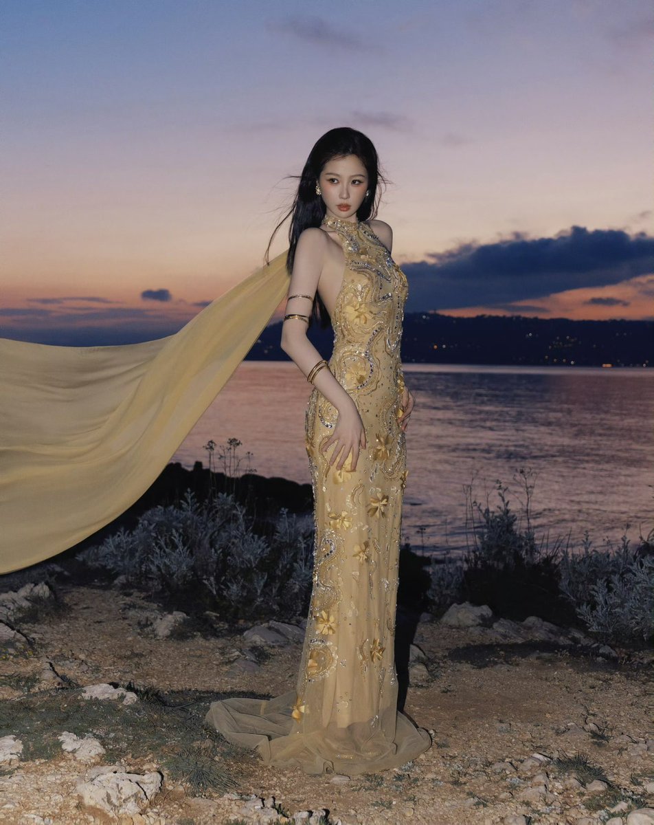 260422 우서흔 공작실 웨이보 업로드
《 세계 AI 영화제 》 (4/18)
#우서흔 #虞书欣 #YuShuxin #EstherYu