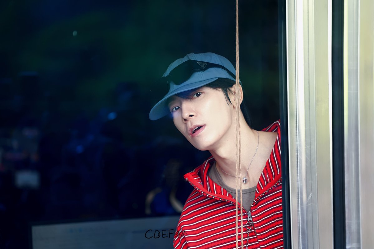CCCCC_FU's tweet photo. 260422 이은지의 가요광장

(・o・；)ゞ

@donghae861015 #동해 #DONGHAE
#슈퍼주니어DnE #SuperJuniorDnE
#ALIVE #해_떴네 #superjunior https://t.co/w9B1kJ6g9q