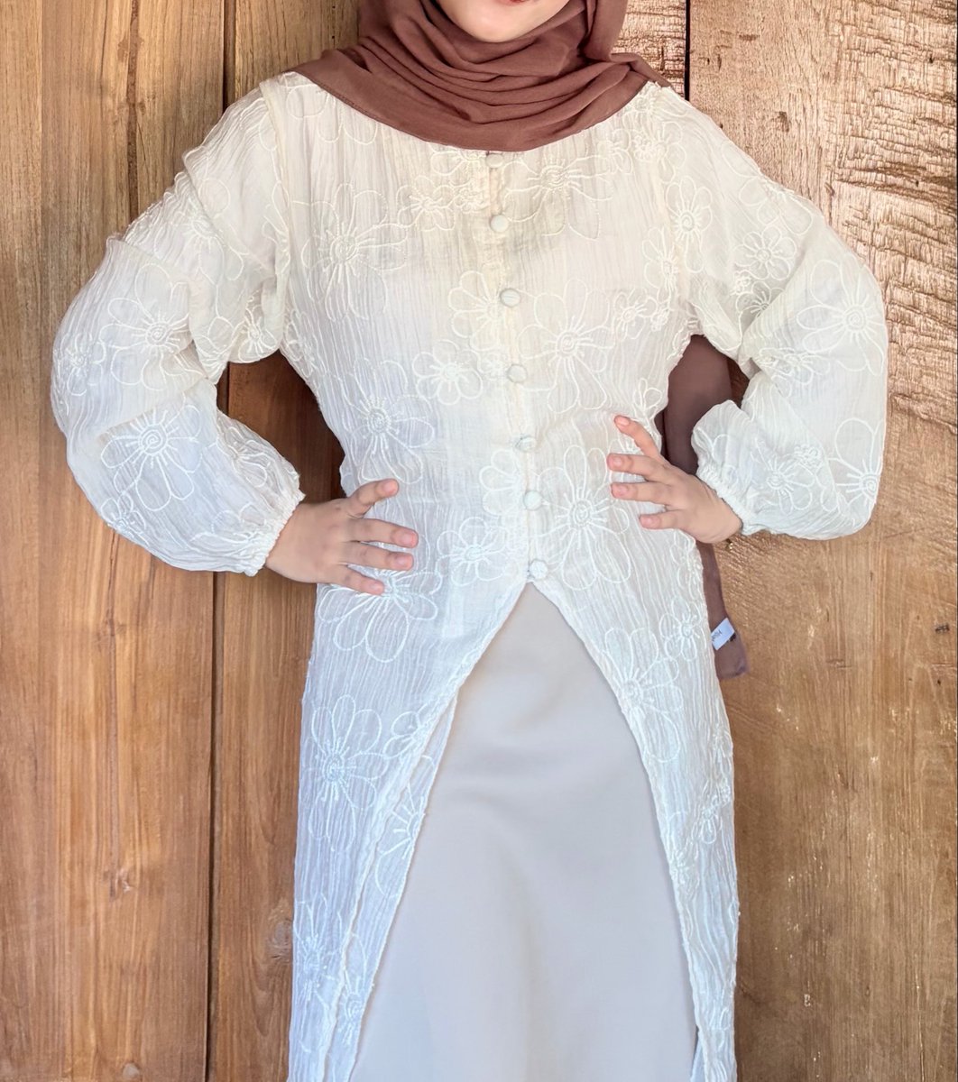 dnxivna's tweet photo. found pretty tunik match with skirt 🌸🧕🏻

detail tuniknya cantik banget bordir bunga, cocok dipake di segala occasion. bisa dipaduin sama mermaid skirt makin cantik ngasih kesan elegan

🖇️tunik https://t.co/ui9oQwopXA
🖇️rok https://t.co/9GyJq9oyjf https://t.co/xFgNyq2Jzv