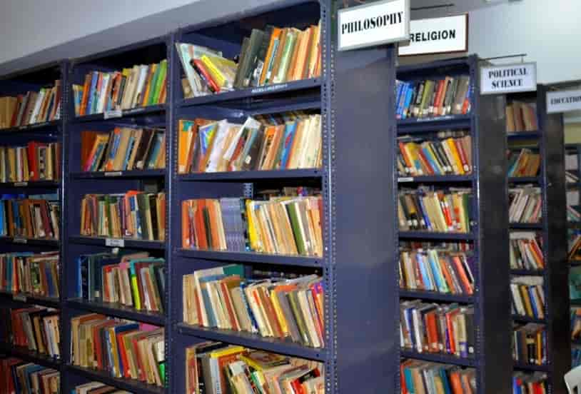 SanskrutiK27's tweet image. शांत, सुसज्ज आणि ज्ञानाने भरलेली आमची library 📚
 अभ्यासासाठी उत्तम जागा!
#LibraryLife
 #StudySpace 
#ReadingTime