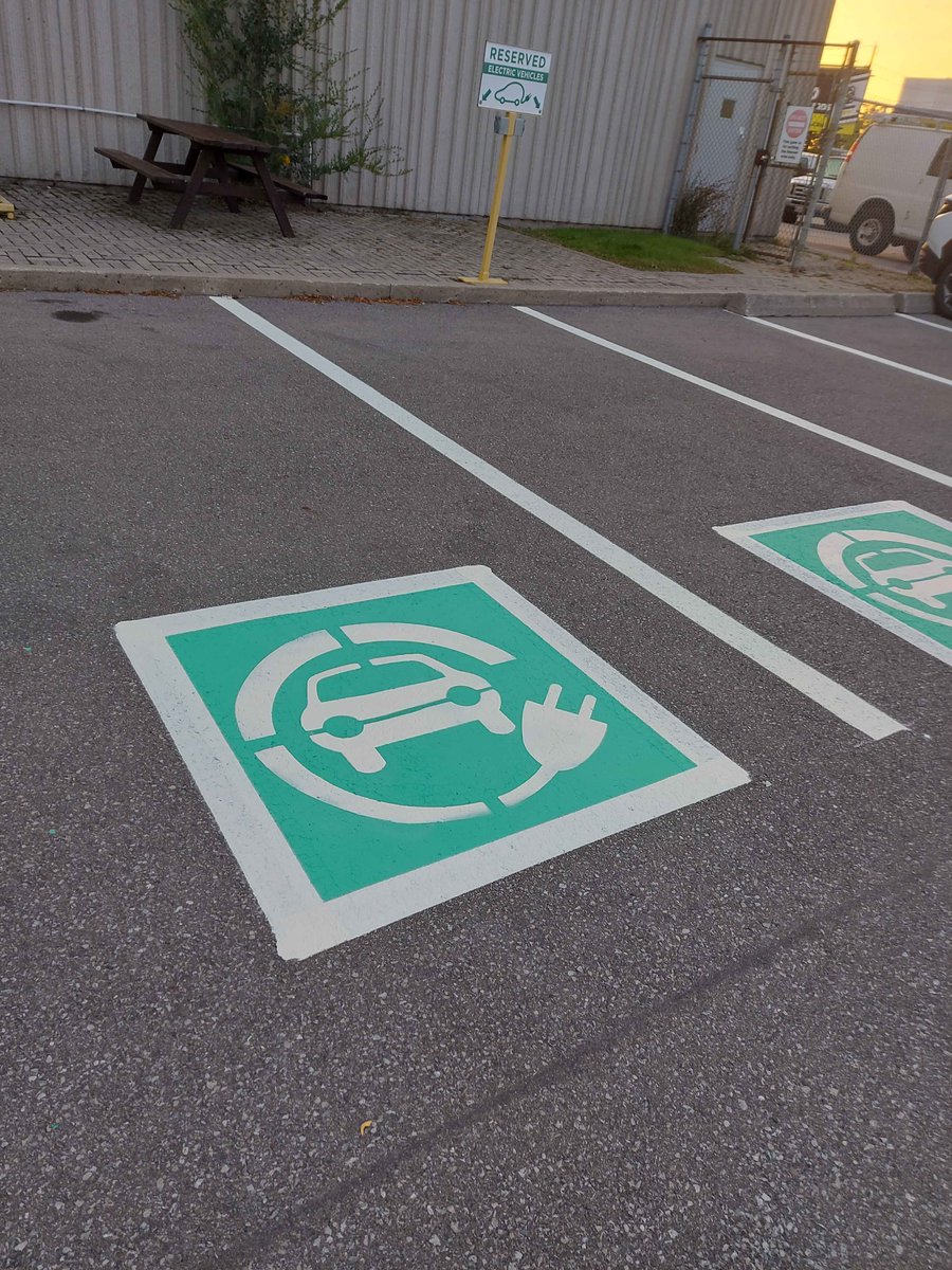 CPLSParkingLine's tweet image. Toronto! Snag a free quote for pro parking lot lines from your local experts. Capital Parking Lot Line Painting: reliable, community-focused service. 🚧💼 capitalpaintingservices.ca #LinePainting #PavementMarkings #Ontario