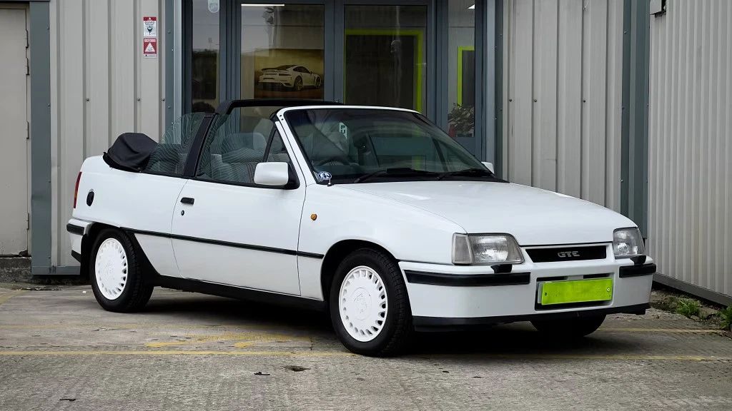 CarYears's tweet image. 1988 Vauxhall Astra 2.0 GTE Convertible 

on eBay: buff.ly/T2czZre

#classified #vauxhall #1980s #caryears #ad