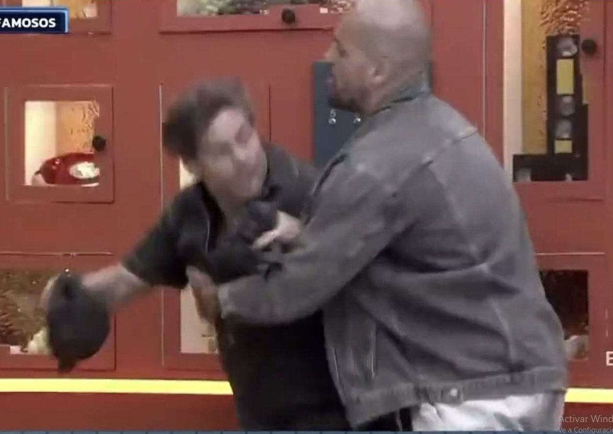 Me salen subtítulos tweet media