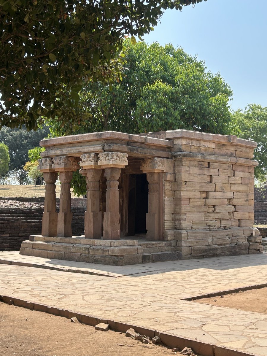 BishtLokinder's tweet image. Temple at Sanchi Stupa  (My Click) built in the 5th CE during the reign of Chandragupta II of the great #GuptaDynasty. It is widely regarded as one of the earliest known free-standing structural temples in India and a foundational model for later #Hindu temple architecture. Its