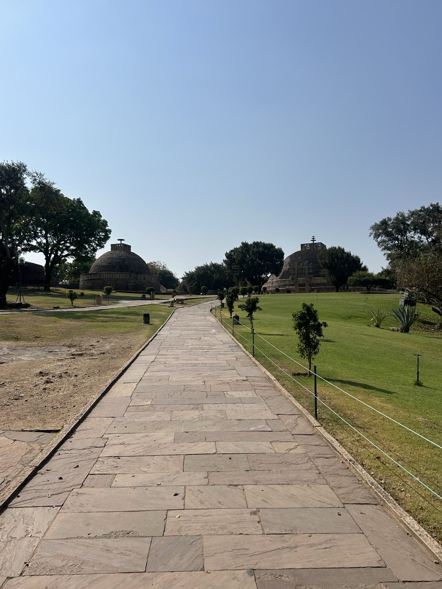 BishtLokinder's tweet image. Temple at Sanchi Stupa  (My Click) built in the 5th CE during the reign of Chandragupta II of the great #GuptaDynasty. It is widely regarded as one of the earliest known free-standing structural temples in India and a foundational model for later #Hindu temple architecture. Its