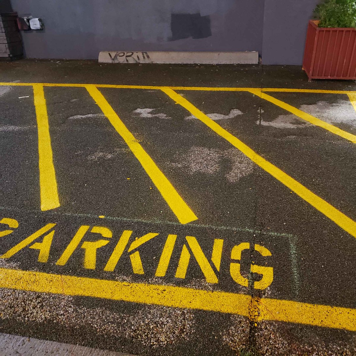 CPLSParkingLine's tweet image. Keep your Mississauga parking lot organized! 🅿️ Capital Parking Lot Line Painting provides clear, numbered spaces and professional pavement marking. Improve traffic flow &amp;amp; safety! Learn more: capitalpaintingservices.ca 🚗 #LinePainting #PavementMarkings #Ontario