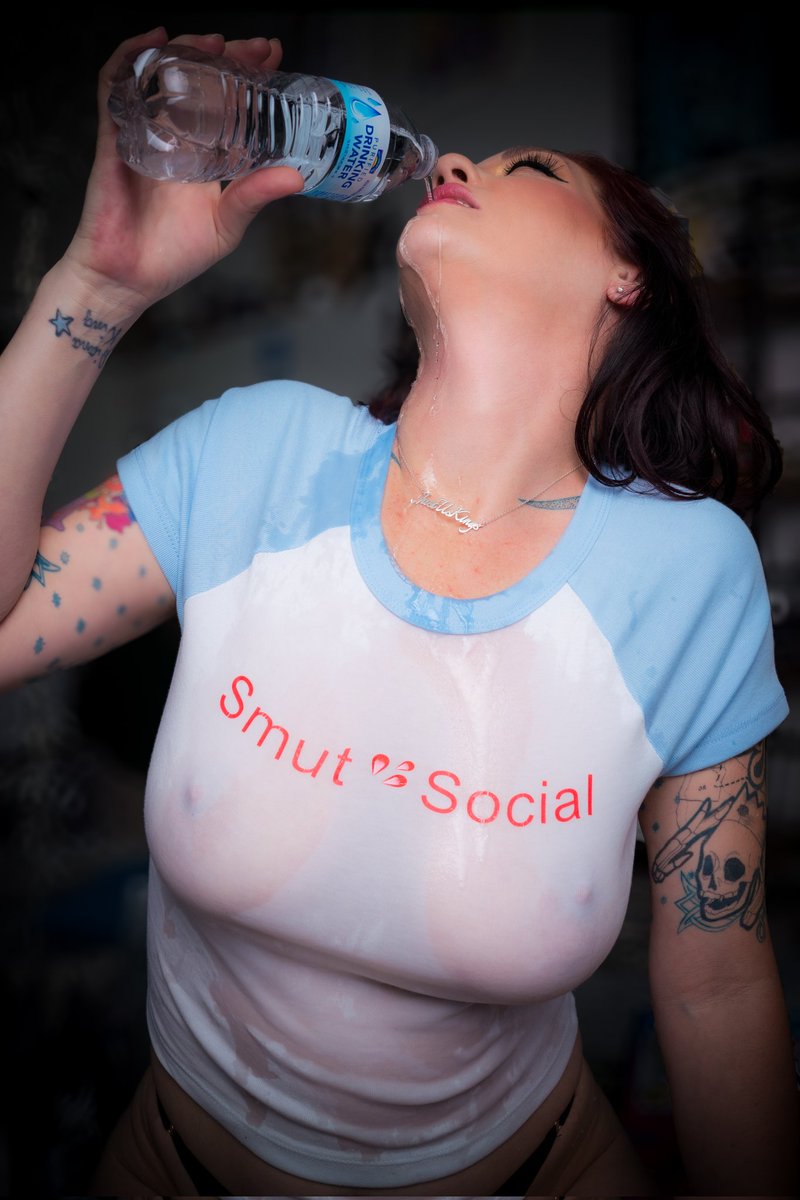 SmutSocial tweet media
