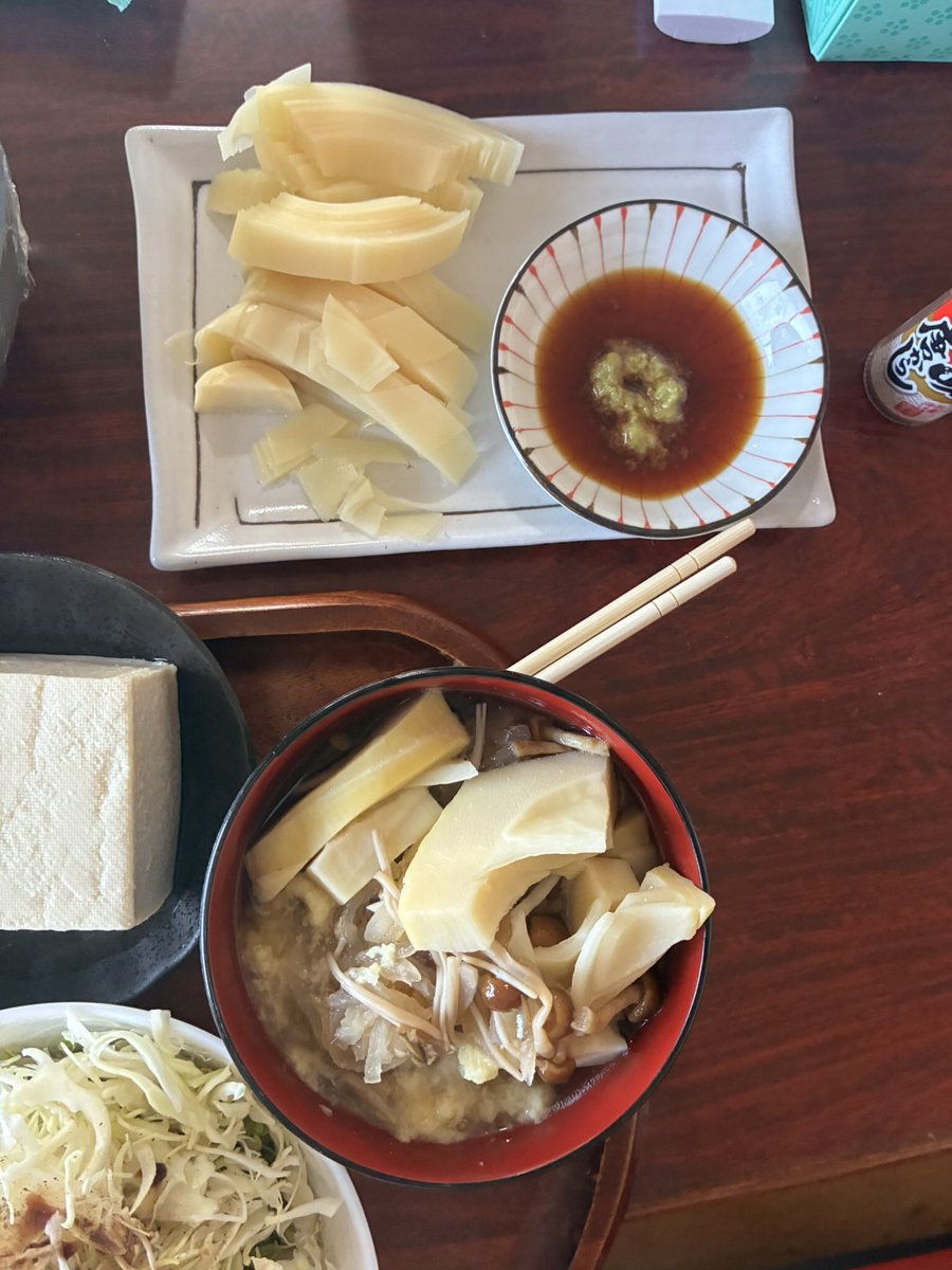 CvUwl's tweet photo. 昨日ご近所さ���から朝どれたけのこ頂けないたから
刺身ときのこ汁にして
頂きました！ https://t.co/IUberDhOpu
