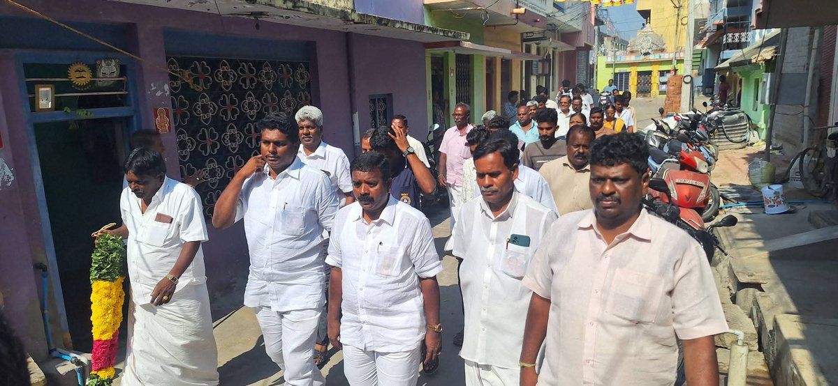 PMKSholinghur's tweet photo. சோளிங்கர் நகரத்தில் #கோவிந்தம்மா அவர்கள் காலமானார் என்பதை மிகுந்த துயரத்துடன் தெரிவித்துக் கொள்கிறோம்.

அவரது ஆன்மா சாந்தியடைய இறைவனை வேண்டிக் கொள்கிறோம்.
அவரை இழந்து துயரத்தில் உள்ள குடும்பத்தினருக்கு எங்கள் ஆழ்ந்த இரங்கல்கள் தெரிவித்துக் கொள்கின்றேன்..... https://t.co/ASMQgnIqPT