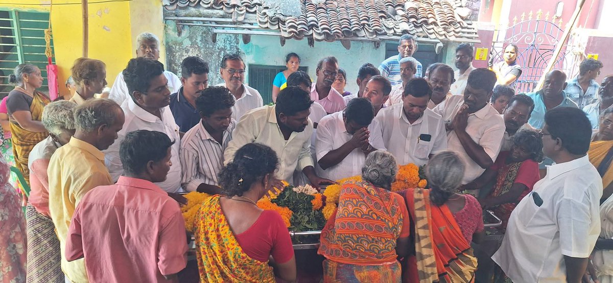 PMKSholinghur's tweet photo. சோளிங்கர் நகரத்தில் #கோவிந்தம்மா அவர்கள் காலமானார் என்பதை மிகுந்த துயரத்துடன் தெரிவித்துக் கொள்கிறோம்.

அவரது ஆன்மா சாந்தியடைய இறைவனை வேண்டிக் கொள்கிறோம்.
அவரை இழந்து துயரத்தில் உள்ள குடும்பத்தினருக்கு எங்கள் ஆழ்ந்த இரங்கல்கள் தெரிவித்துக் கொள்கின்றேன்..... https://t.co/ASMQgnIqPT