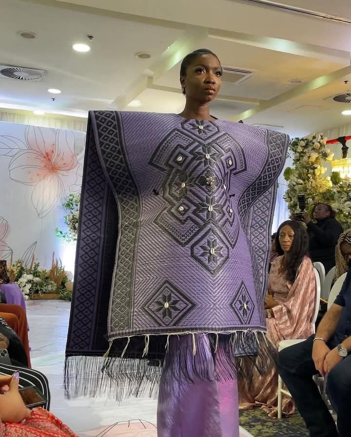 farryword's tweet image. what do we call this outfit??🤔  #style