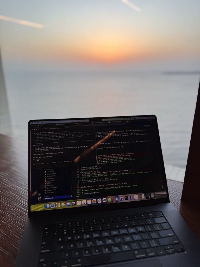 vapvarun's tweet image. Mind relaxed. Focus sharp.  
So deep in the work that everything else fades away.

This is where ideas turn into reality.

#DeepWork #FocusMode #CodingLife #WorkFlow #DigitalCreators #BuildInPublic