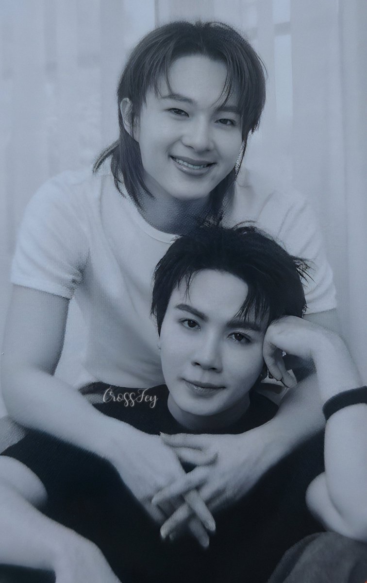 fey_cross tweet media