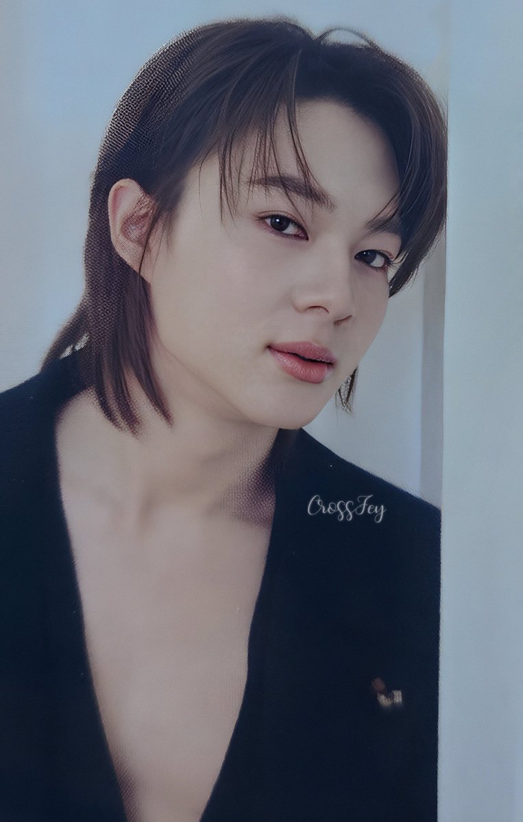 fey_cross tweet media