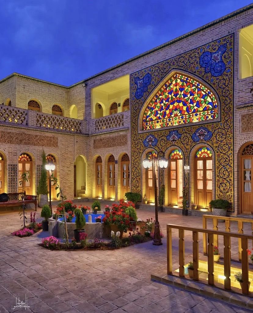 NaturalWorld515's tweet photo. The beauty of Iranian architecture https://t.co/ojFd4wL7Fv