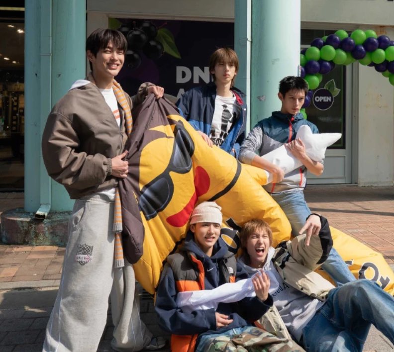 nicejames tweet media