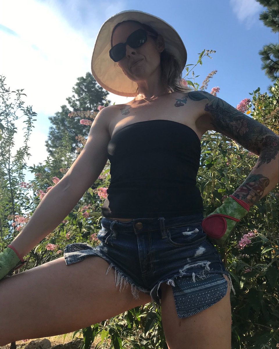 SkylerXO tweet media