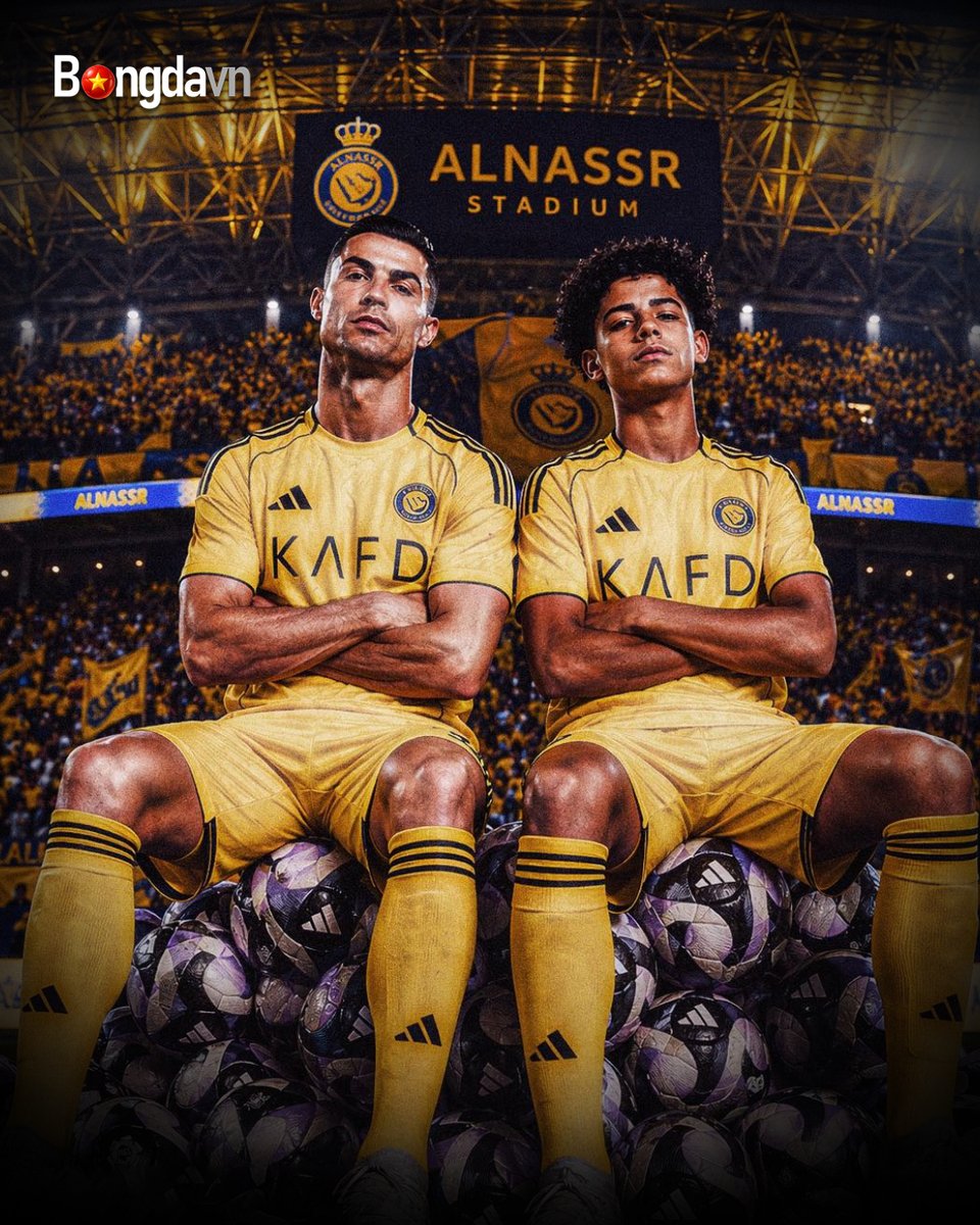 Bongdavn_24h's tweet image. LỊCH SỬ SẮP ĐƯỢC VIẾT LẠI?! 🤯⚽

Al Nassr đang xem xét đôn Cristiano Jr (17 tuổi) lên đội một — biến cha con Ronaldo thành cặp đầu tiên trong lịch sử cùng thi đấu cho một CLB chuyên nghiệp.

Jr kiến tạo, CR7 ghi bàn, cùng Siuuuu! 🚀

#Ronaldo #AlNassr #Bongdav
