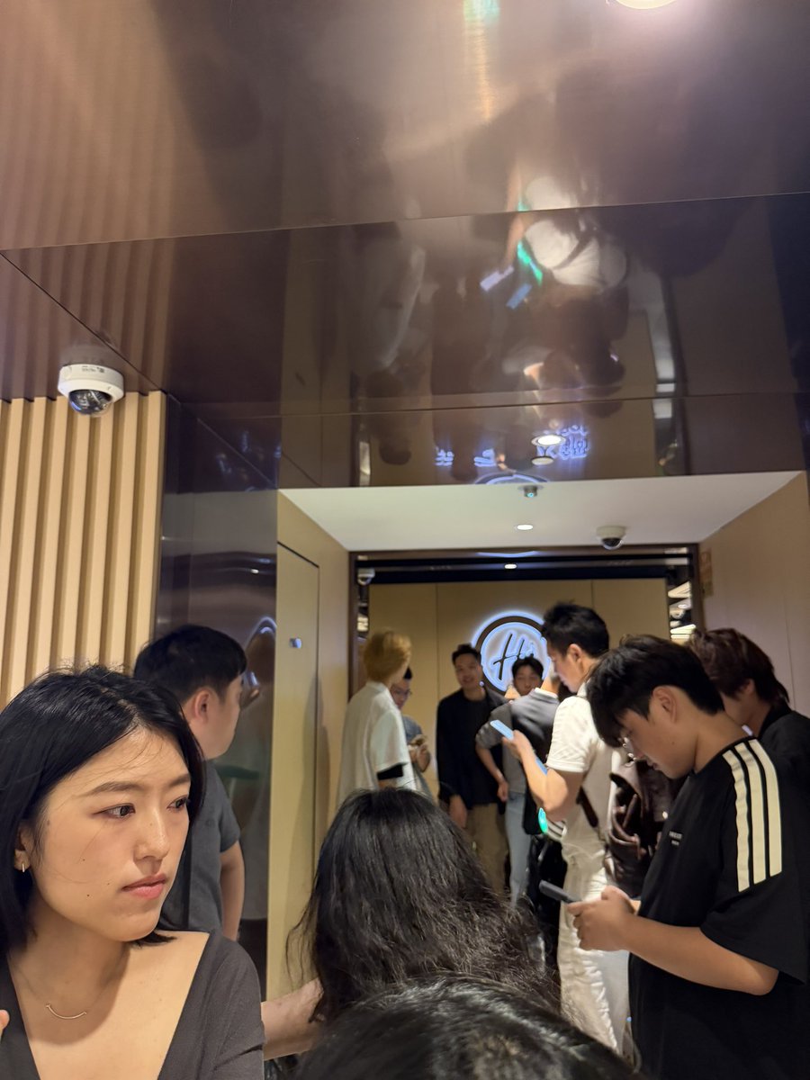 DBSdabaisha's tweet image. gm 我在线下见面 kol 
一直在推 #bank 和 #龙头 
我发现好多人都知道 都持有

我这是不是 也算是地推了 😂