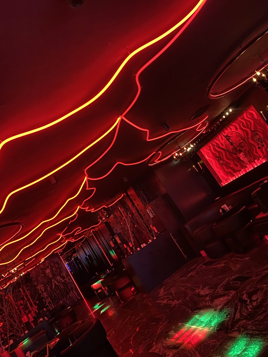 Johnnywalker590's tweet photo. Xhrine lounge
Come nd dine with the gods https://t.co/JQDYu1pGIy