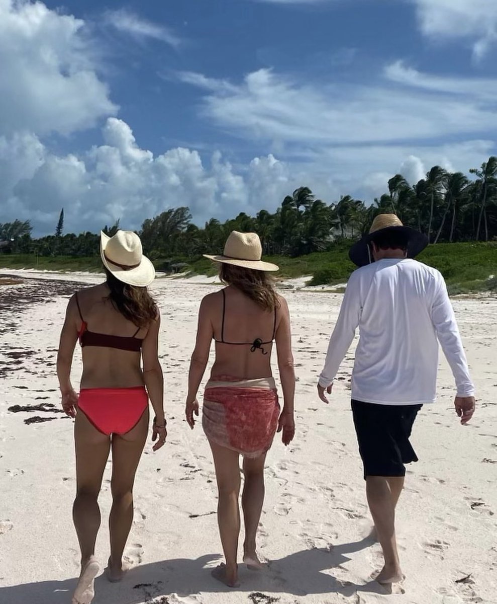 Jennifer Aniston tweet media