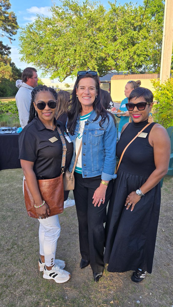 Coastal Alumni tweet media