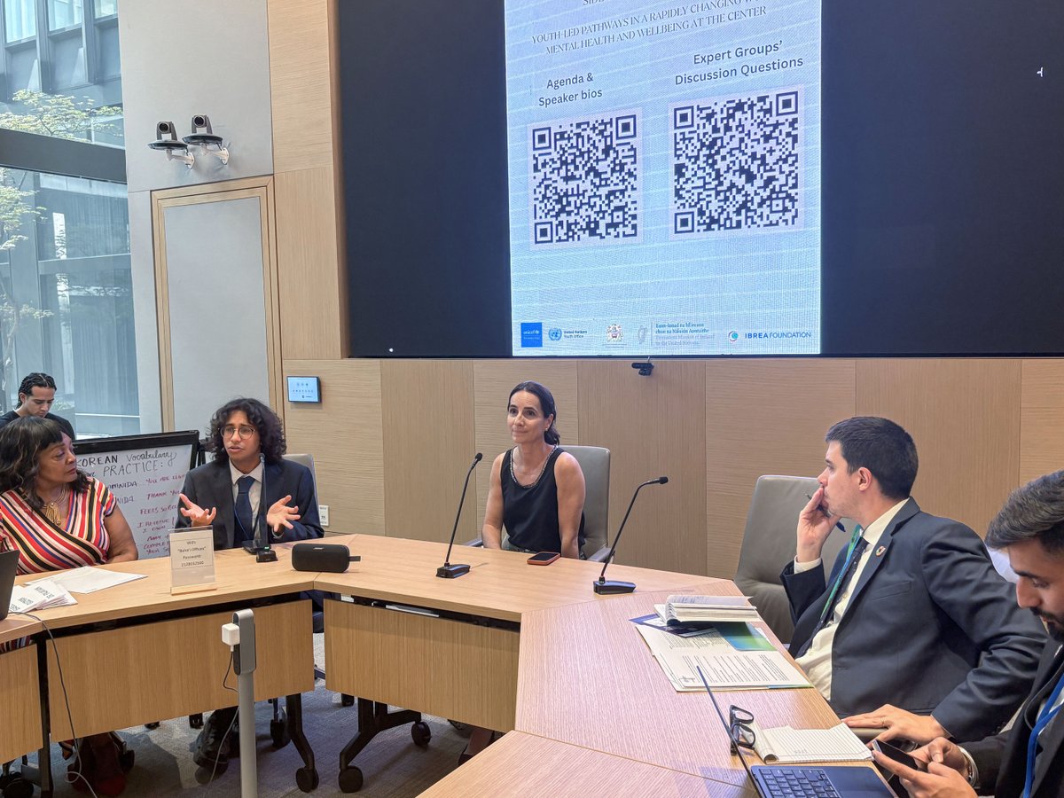UNYouthAffairs's tweet image. ASG @FelipePaullier joined @MalawiUN, @ibreafoundation and @IrishMissionUN for a high-level dialogue on youth mental health. During the discussion participants exchanged their reflections on today's #MentalHealth challenges.