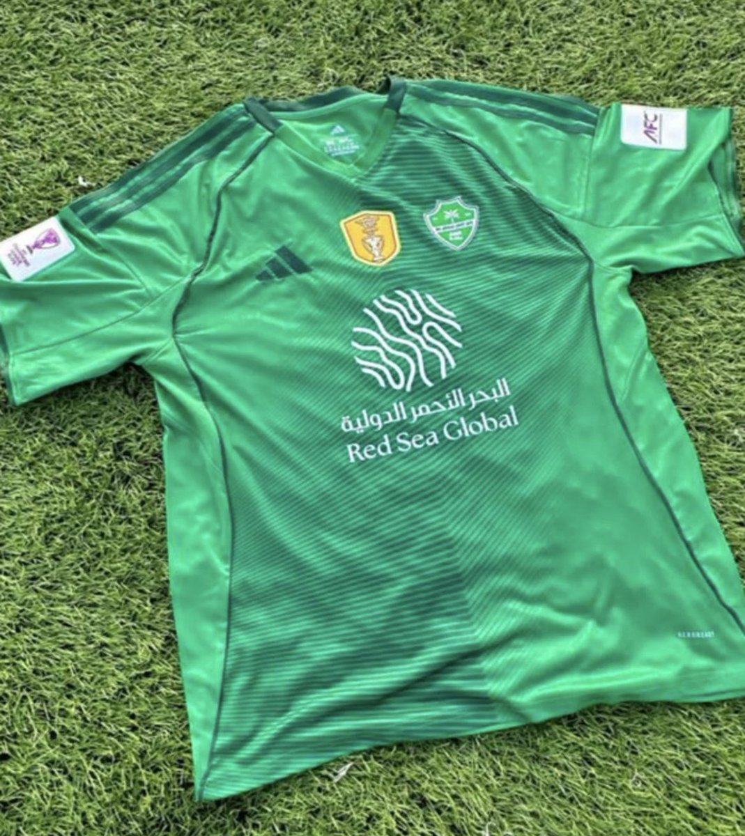 55Lxoo's tweet photo. https://t.co/RguRbB3dAi

تيشرت الاهلي بنسخة النخبة 😍💚💚🤍
شرايكم ؟

#الاهلي_ماتشيدا #تعليق_الدراسة #الاهلي #امطار_الرياض #الخيمة9 https://t.co/SlENMolvwv